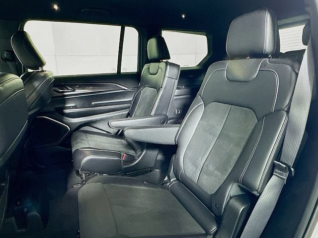 2022 Jeep Grand Cherokee L Altitude