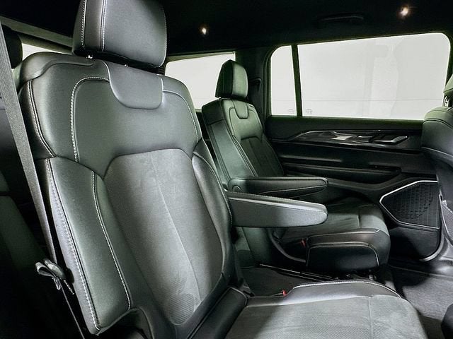 2022 Jeep Grand Cherokee L Altitude