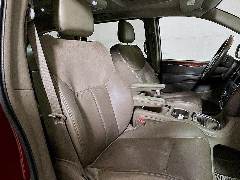 2013 Chrysler Town & Country Limited