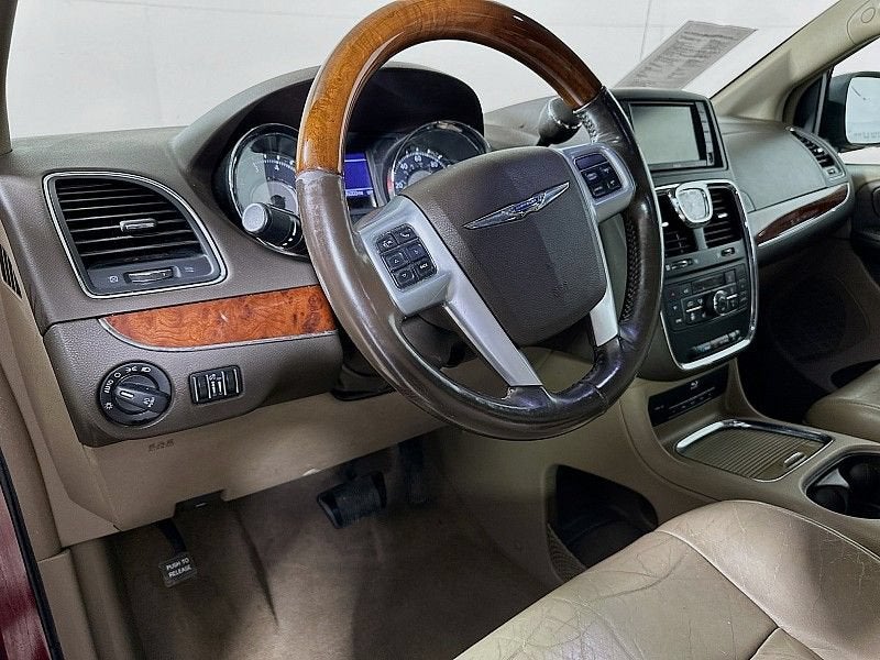 2013 Chrysler Town & Country Limited