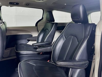 2023 Chrysler Pacifica Hybrid Limited