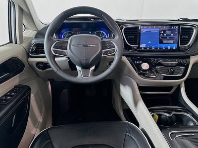 2023 Chrysler Pacifica Hybrid Limited