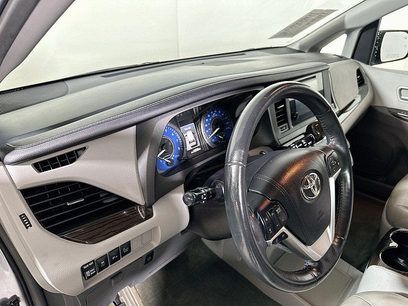 2015 Toyota Sienna XLE