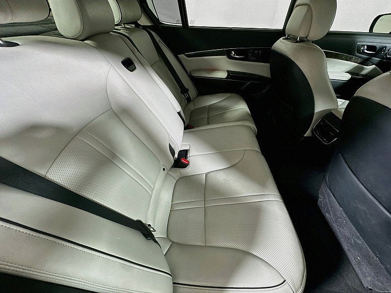 2015 Kia K900 Luxury